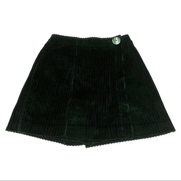 LIMITED CHINOS Pants - Limited Chinos Pleated Corduroy Forest Green Skort